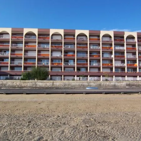 T2 Avec Terrasse Et Parking A - Fr-1-374-78 *